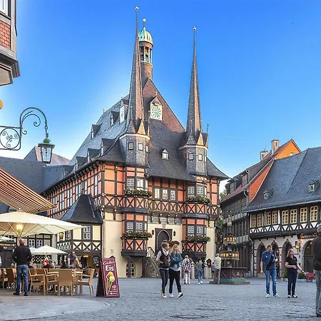 아파트 Half Timbered Dream
